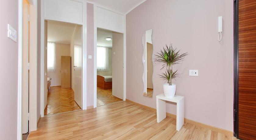 Bay Bridge Center Apartment 1 Zadar Kamer foto